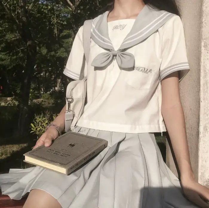 神女 封面